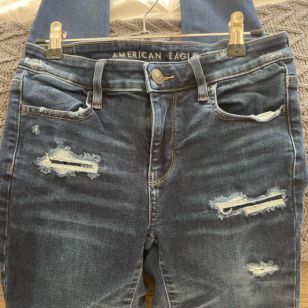 American Eagle Outfitters Women's Dark Blue Distressed Jeans